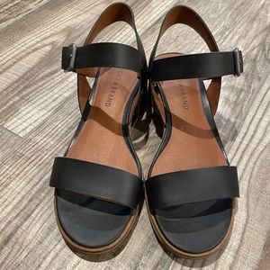 Lucky brand low heel black sandals. Leather. Size 7